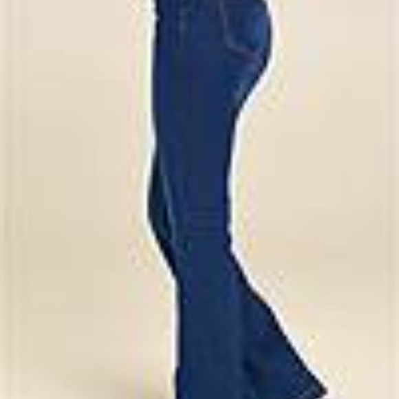 VENUS HALLE BOOT CUT JEANS - Picture 3 of 3